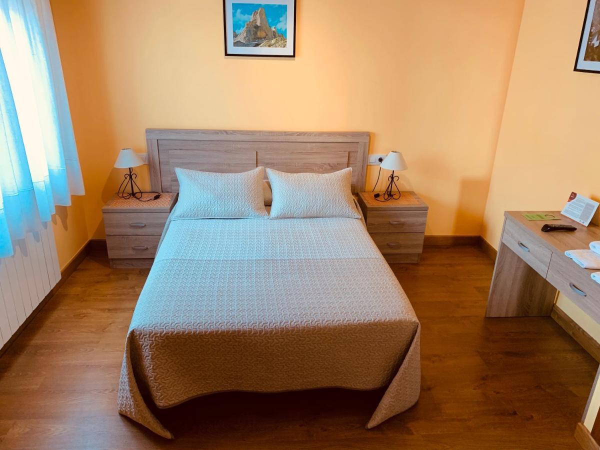 Hostal La Serna Hotell Potes Eksteriør bilde