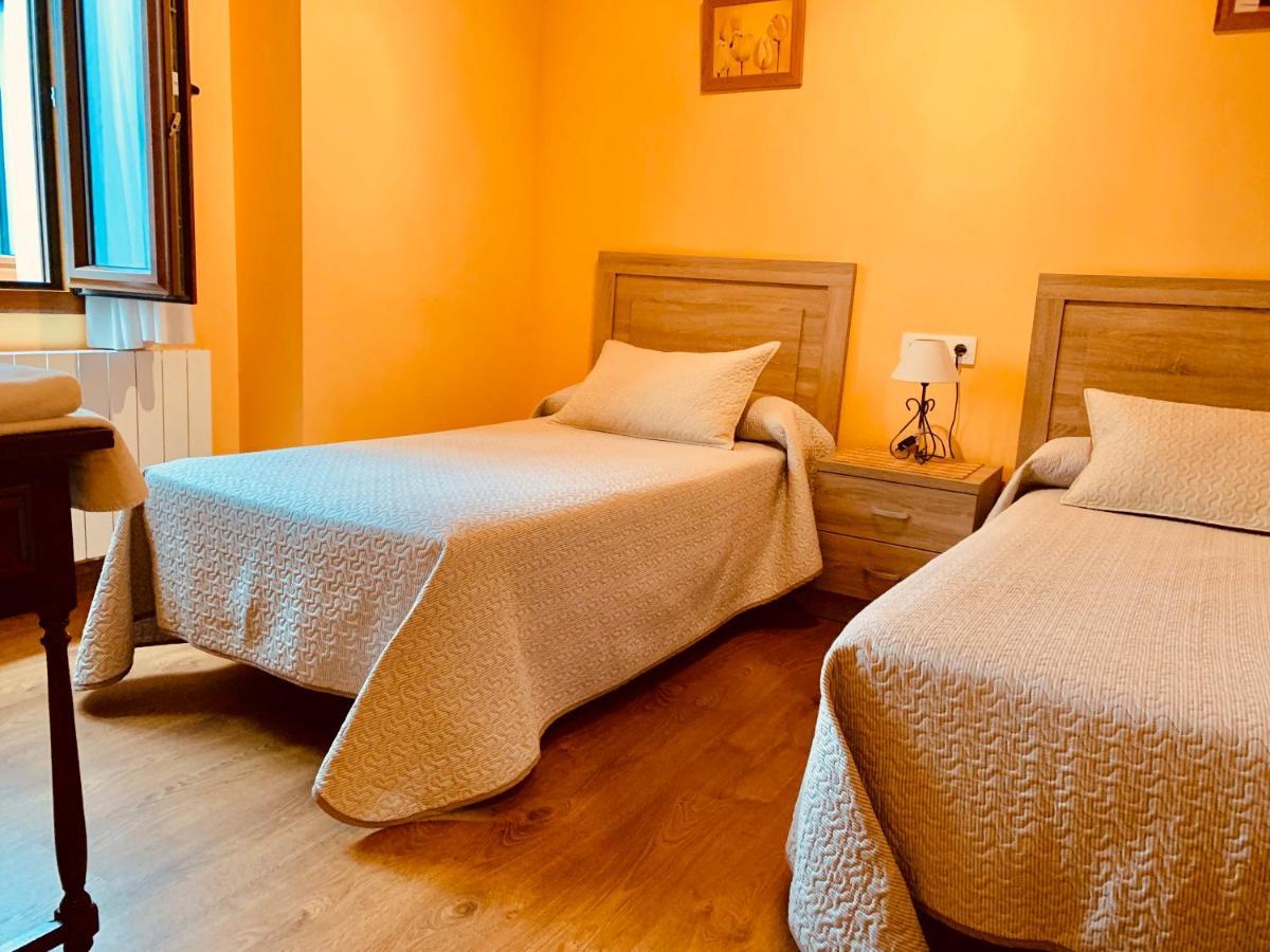 Hostal La Serna Hotell Potes Eksteriør bilde