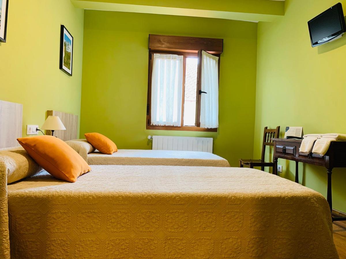Hostal La Serna Hotell Potes Eksteriør bilde
