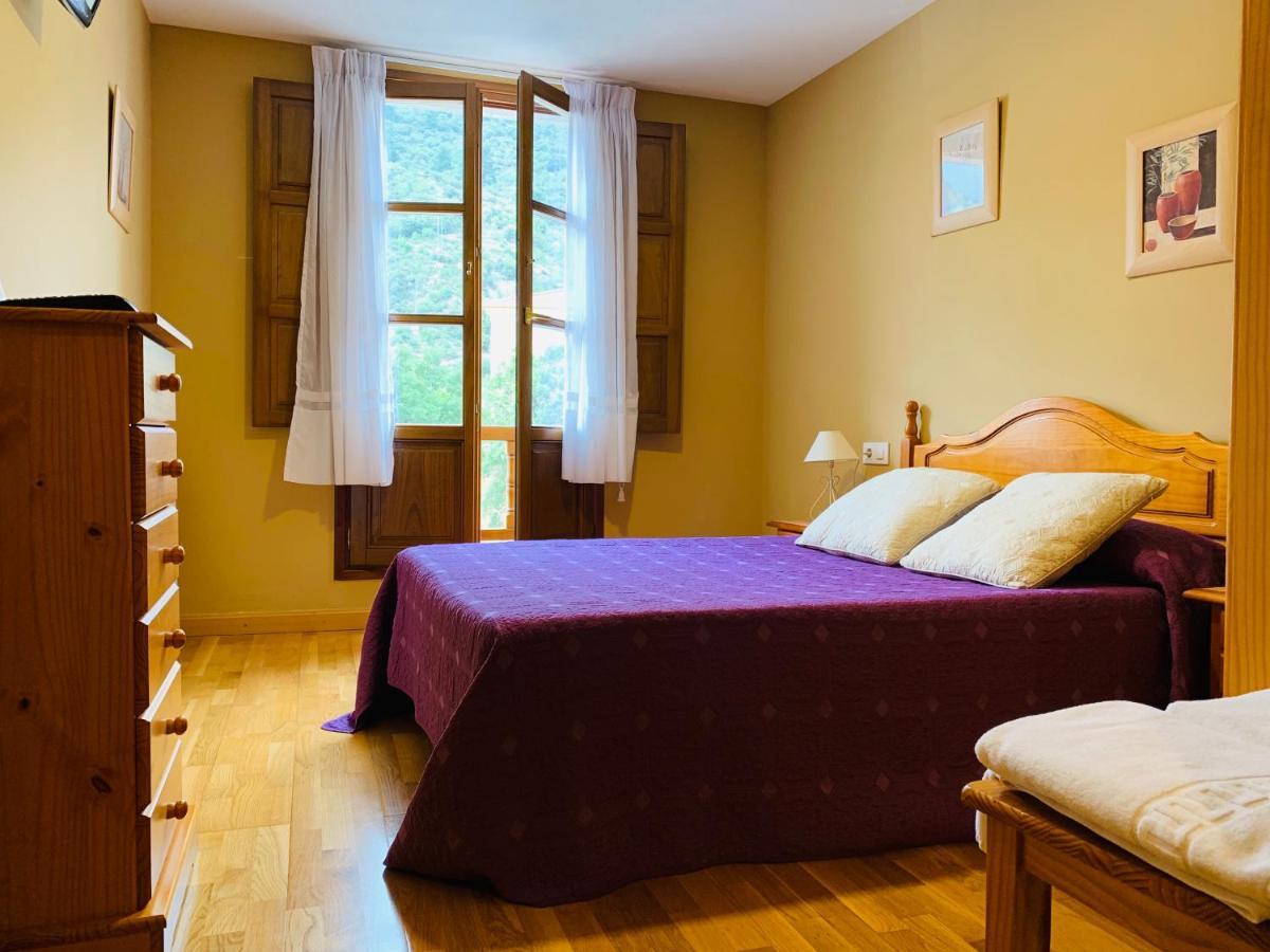 Hostal La Serna Hotell Potes Eksteriør bilde