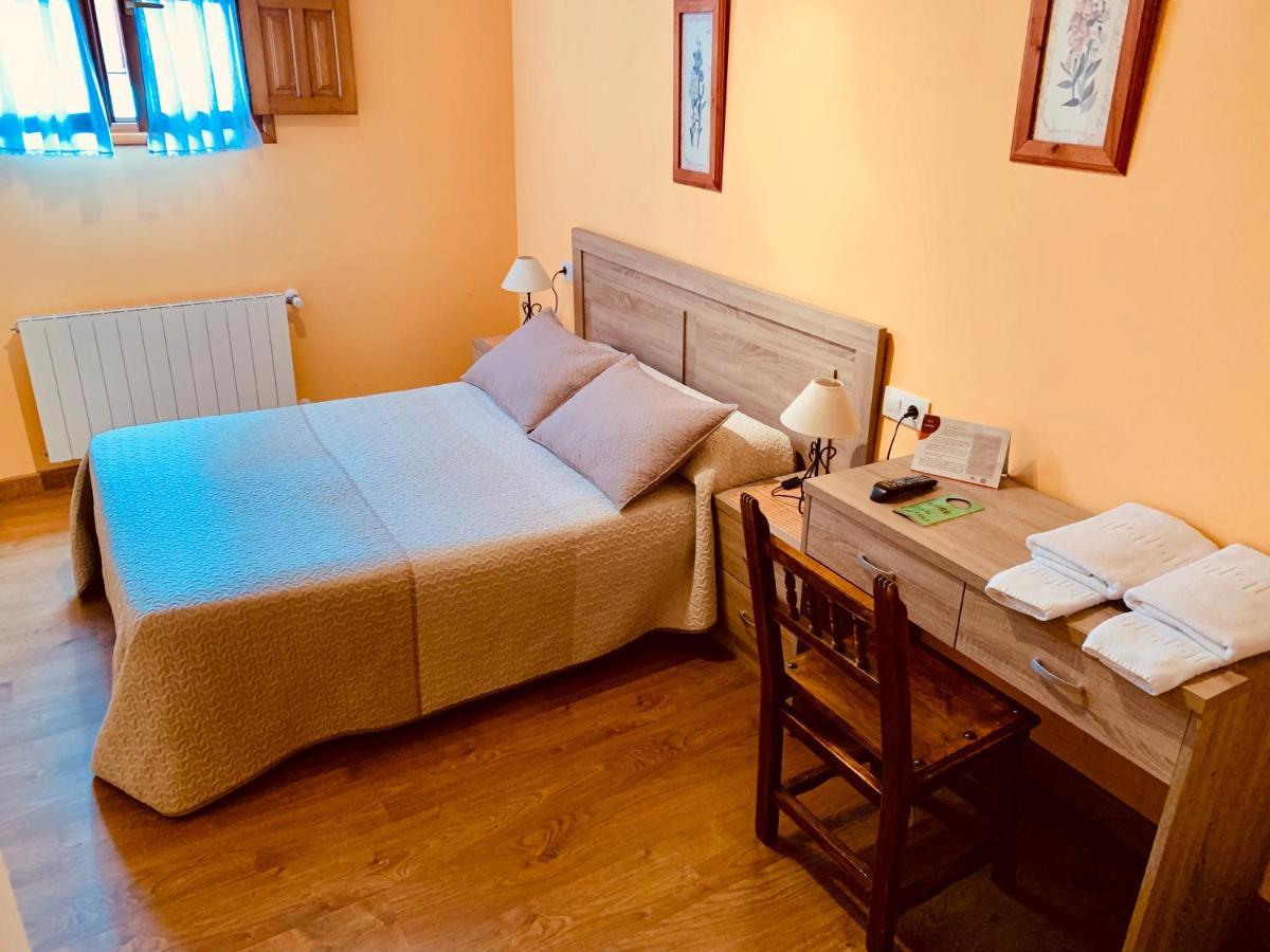 Hostal La Serna Hotell Potes Eksteriør bilde