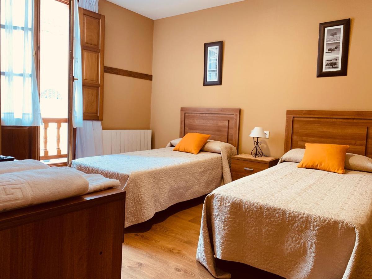 Hostal La Serna Hotell Potes Eksteriør bilde