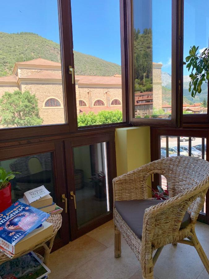 Hostal La Serna Hotell Potes Eksteriør bilde